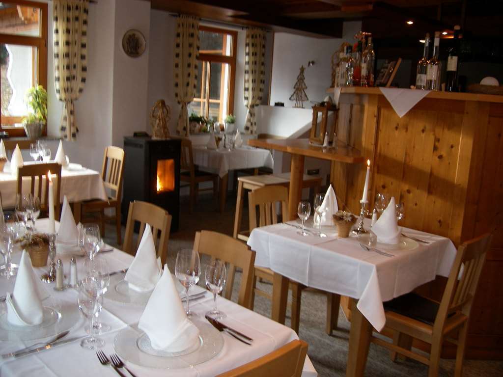Hotel Und Apartements Im Forellenbach Fischen im Allgaeu Restaurant photo